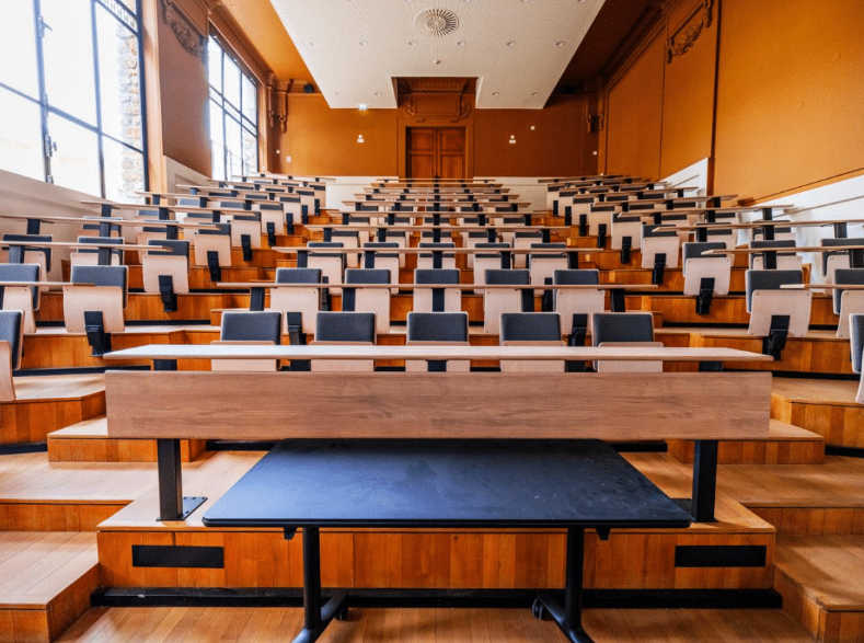 Campus IESA - Amphithéatre Campus IESA - Amphithéatre